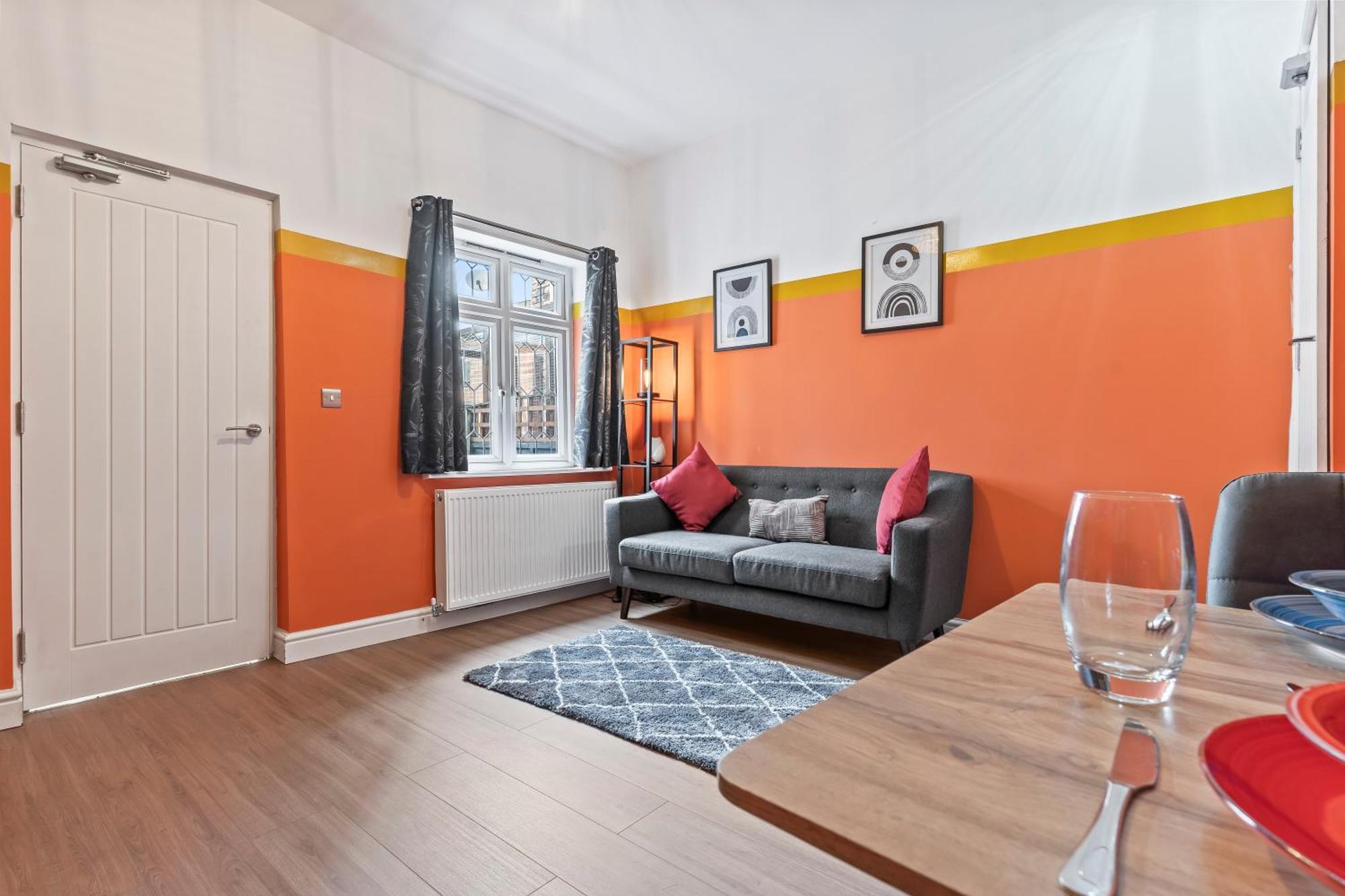 4 Bedroom, 2 Bath In Newcastle Town Centre 외부 사진