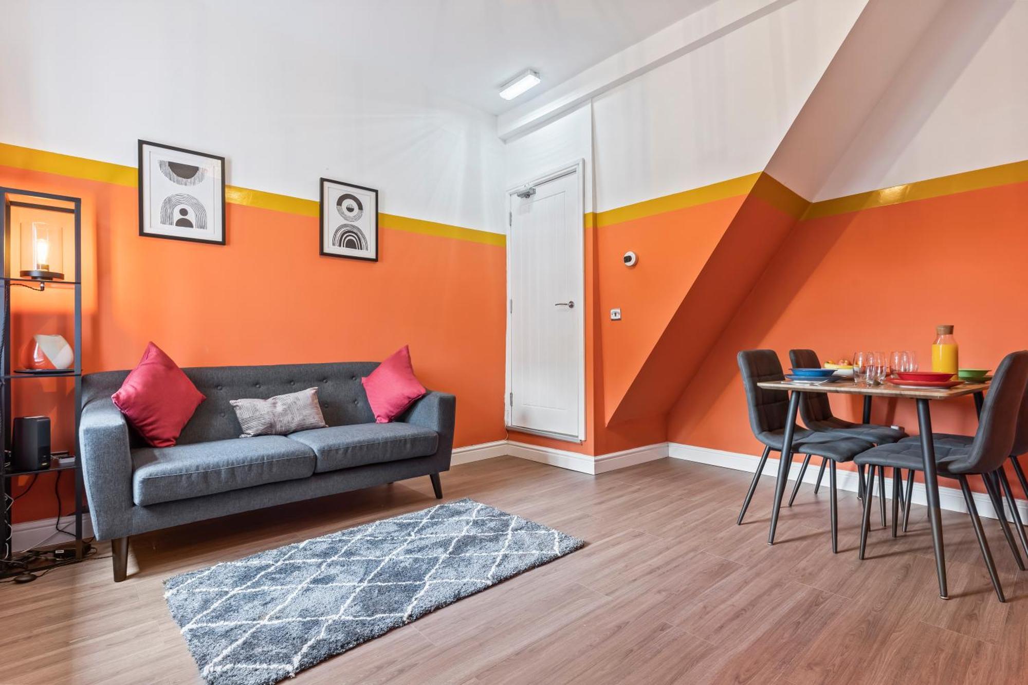 4 Bedroom, 2 Bath In Newcastle Town Centre 외부 사진