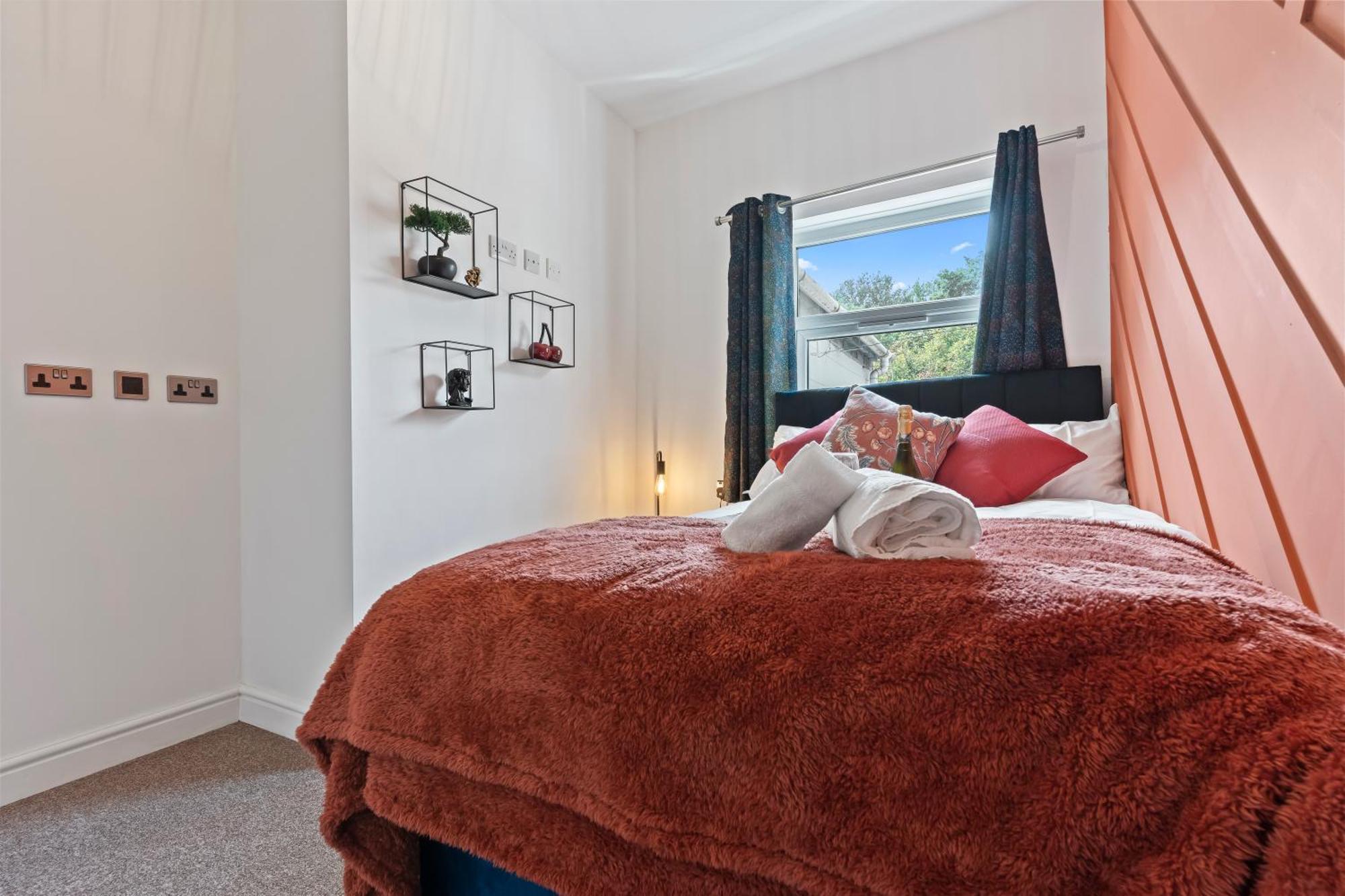 4 Bedroom, 2 Bath In Newcastle Town Centre 외부 사진